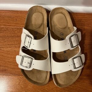 Cushionaire sandals